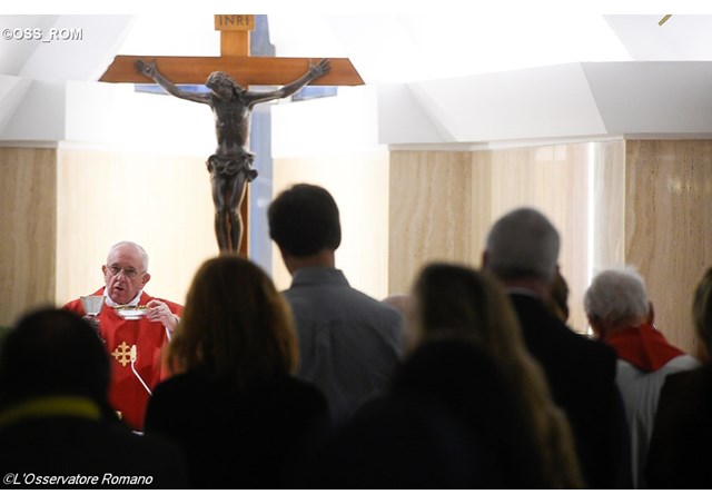 Papa celebra missa na capela da Casa Santa Marta (24/11) - OSS_ROM