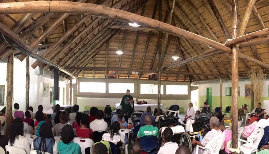 O Evangelho partilhado foi do tão escutado e falado ‘Sermão da Montanha’. Mas é impossível não ouvir as Bem Aventuranças de um outro jeito estando na África. “Felizes os pobres em espírito, pois deles é o Reino de Deus”.